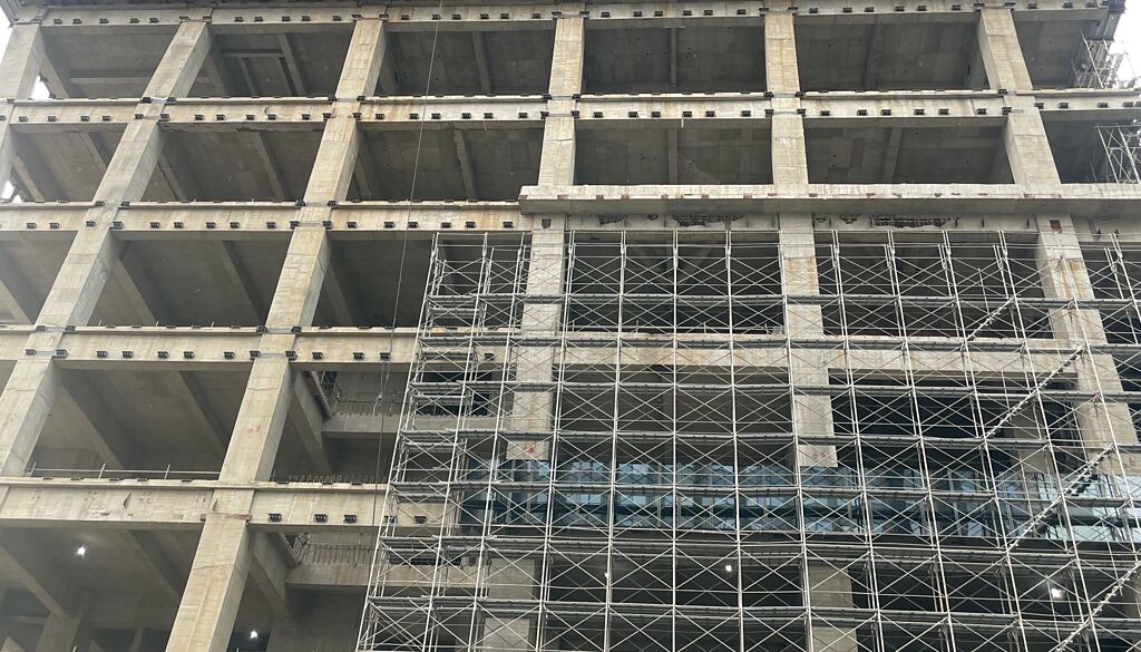 皇翔與達麗：受新台幣匯率與現金殖利率驅動的潛力建商