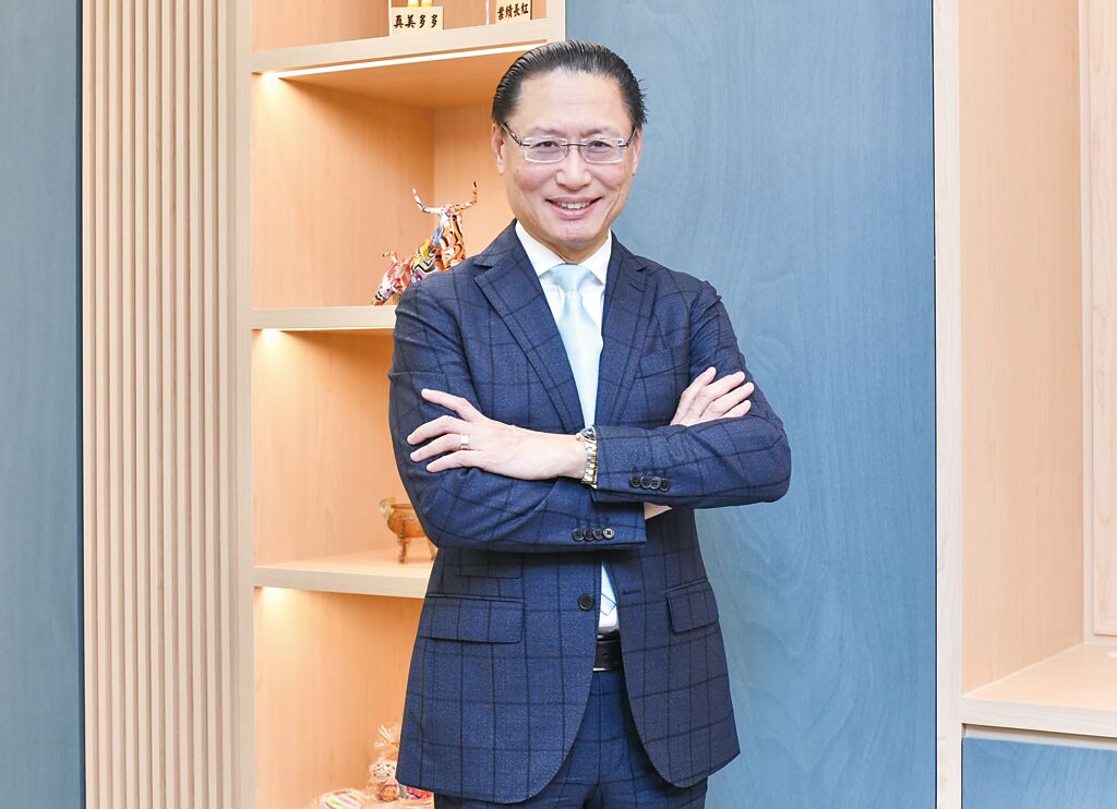 專業創新結合 藍年紳領航合庫人壽翻轉公股金融